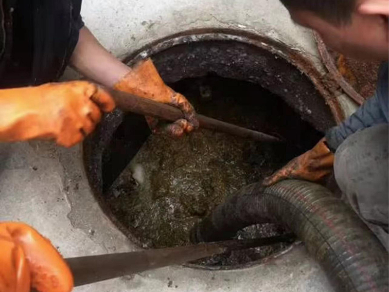 椒江清理化粪池时如何避免沼气的危害?